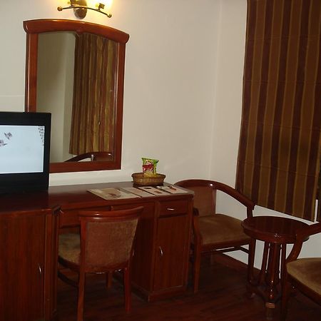 J'S Inn New Delhi Extérieur photo
